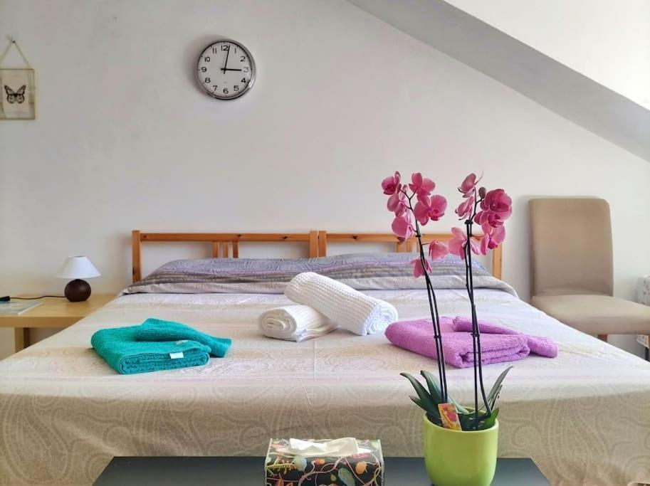 La Casa Di Marta - Ampia Ed Accogliente Mansarda In Piazza Statuto Apartment Turin Bagian luar foto
