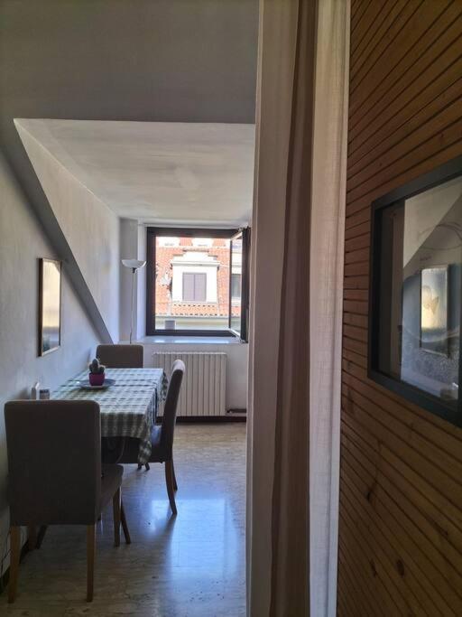 La Casa Di Marta - Ampia Ed Accogliente Mansarda In Piazza Statuto Apartment Turin Bagian luar foto