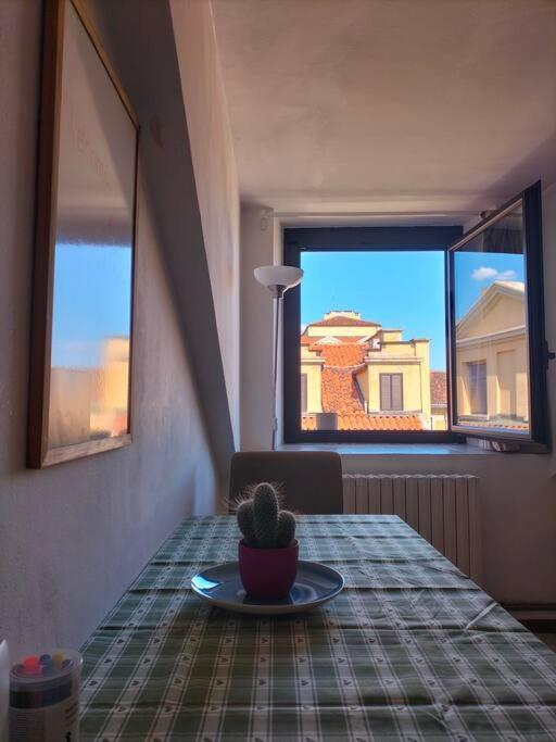 La Casa Di Marta - Ampia Ed Accogliente Mansarda In Piazza Statuto Apartment Turin Bagian luar foto